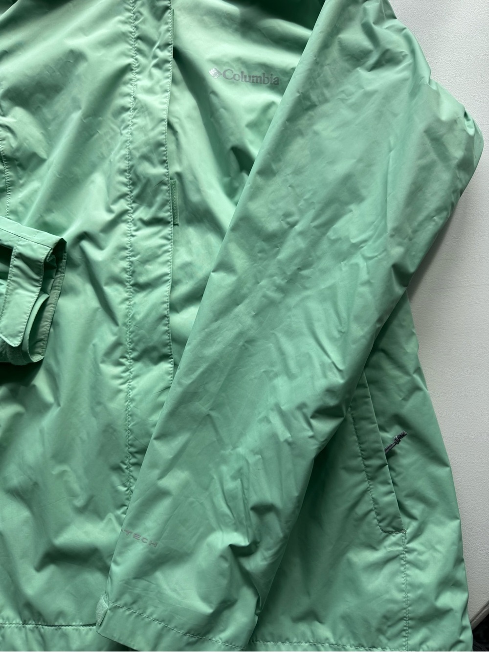 Columbia Women's Light Mint Green Hooded Waterproof Jacket - Picture 4 of 13